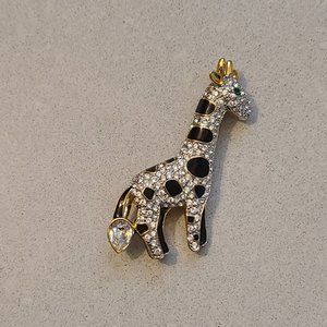 Fifth Avenue Collection of Jewellery Giraffe Pin
